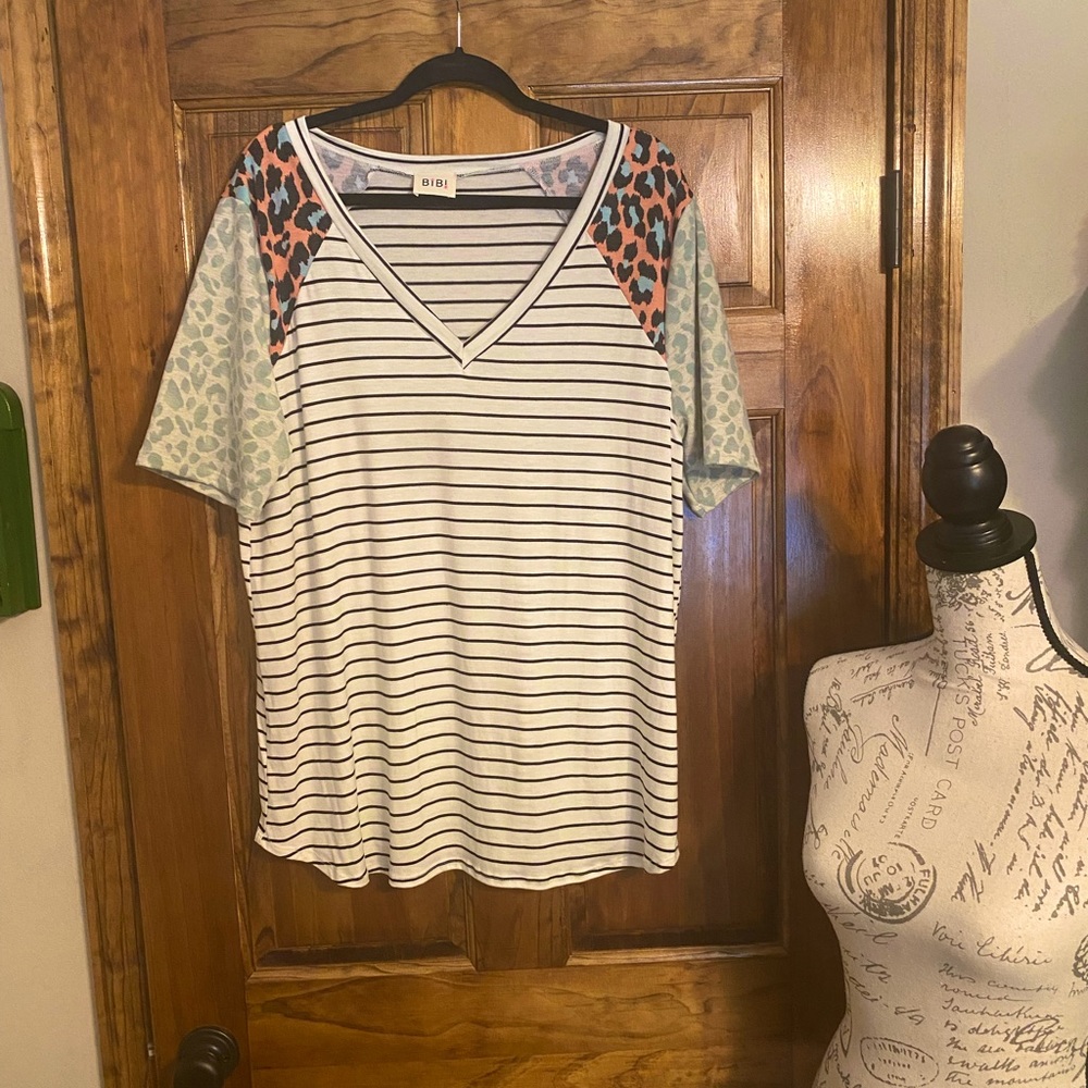 BiBi Short Sleeve V-Neck Striped/Leopard Tunic